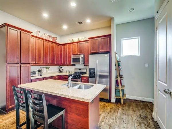 1246 Sampson ST, Houston, TX 77003