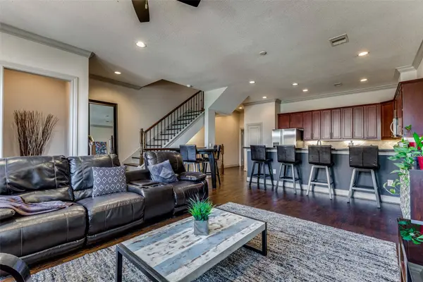 1117 Saint Charles ST, Houston, TX 77003