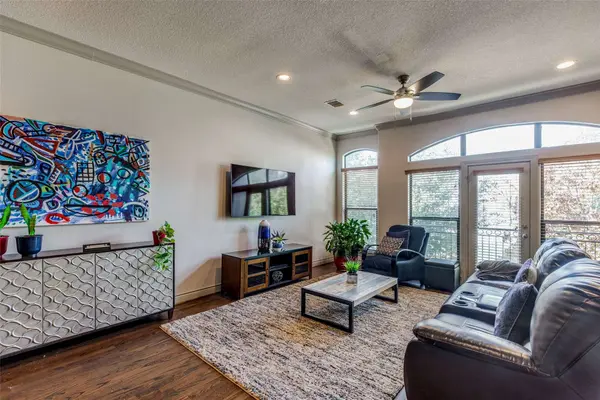 1117 Saint Charles ST, Houston, TX 77003
