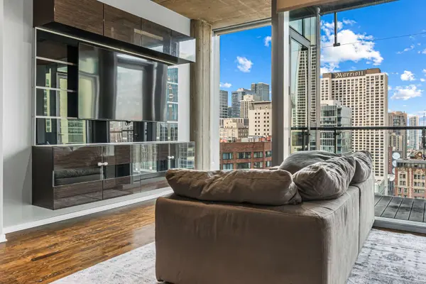 600 N Fairbanks CT #2606, Chicago, IL 60611
