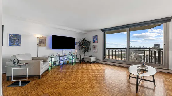 6007 N Sheridan RD #34G, Chicago, IL 60660