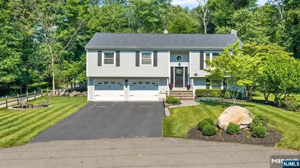 157 Orchard PL, Ramsey, NJ 07446
