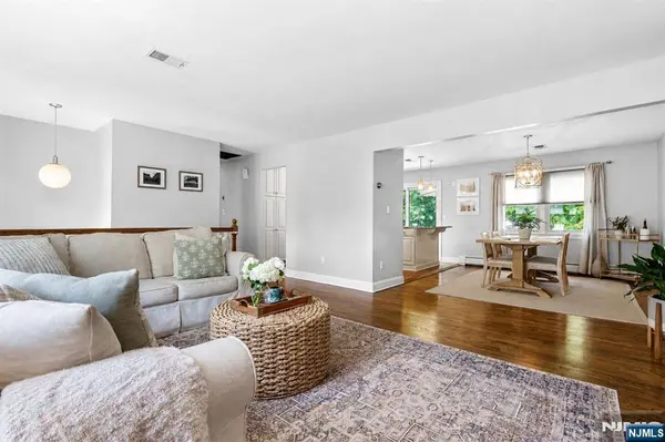 157 Orchard PL, Ramsey, NJ 07446