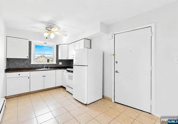 775 Riverside AVE #3, Lyndhurst, NJ 07071