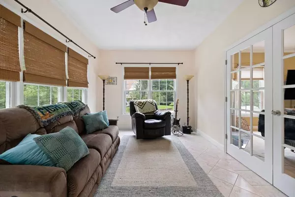 1 Eleanor Dr, Wilmington, MA 01887