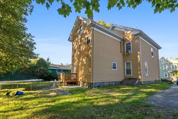 11 Congress St, Stoneham, MA 02180