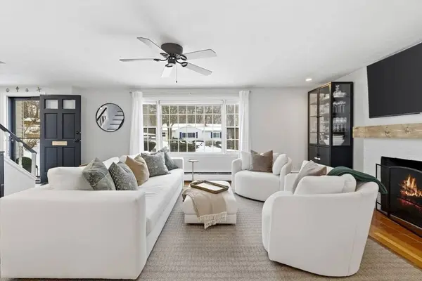 10 Celestine Ter, Stoneham, MA 02180