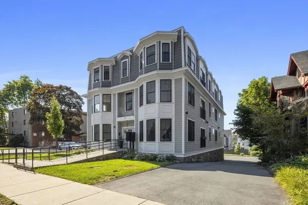 52 West Emerson St #6, Melrose, MA 02176