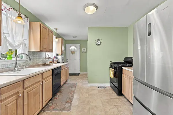 10 Albion St, Medford, MA 02155