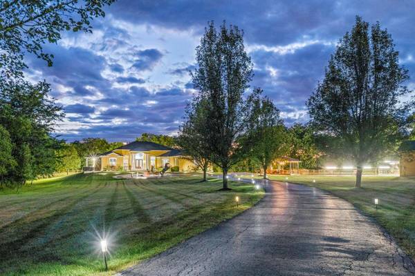 3583 Darby Knolls Boulevard, Hilliard, OH 43026