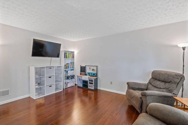 382 Moss Court, Marysville, OH 43040