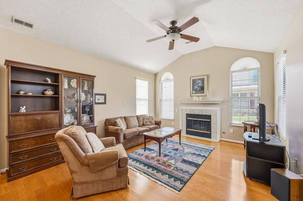 3697 Stoneway Point, Powell, OH 43065