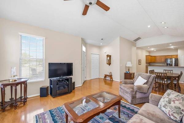 3697 Stoneway Point, Powell, OH 43065