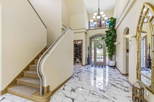 8432 Tartan Fields Drive, Dublin, OH 43017