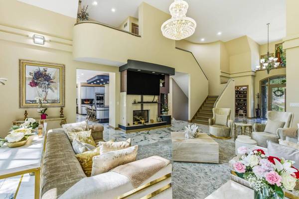 8432 Tartan Fields Drive, Dublin, OH 43017