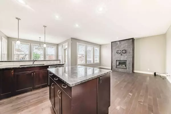 379 Mahogany TER SE, Calgary, AB T3M 0X4