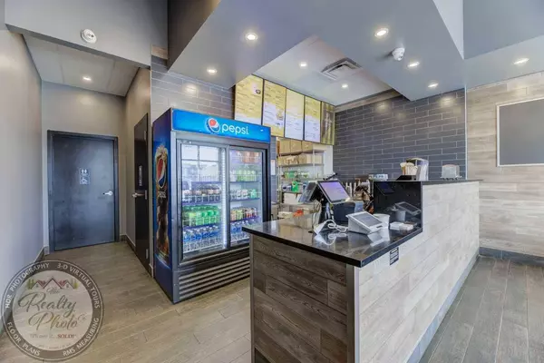 981 Tamarack WAY NW, Edmonton, AB T6T 0X2