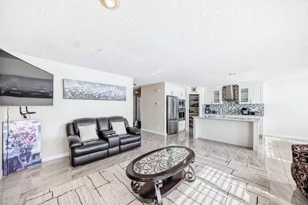 41 Covette Bay NE, Calgary, AB T3K 4S9