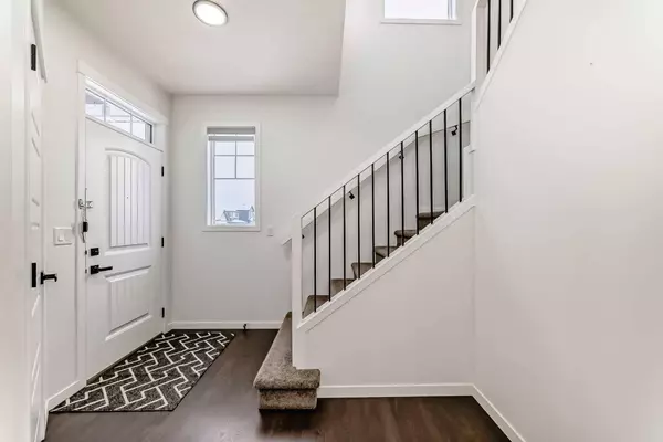 31 Creekside GRV SW, Calgary, AB T2X 4A8