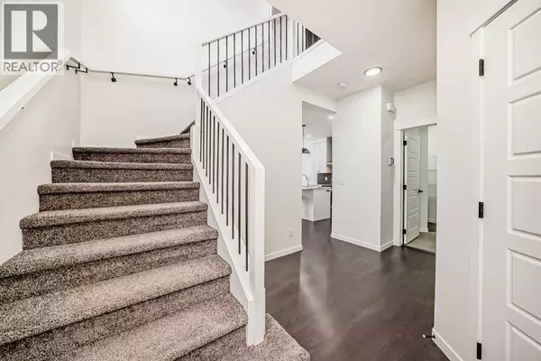 31 Creekside Grove SW, Calgary, AB T2X4A8