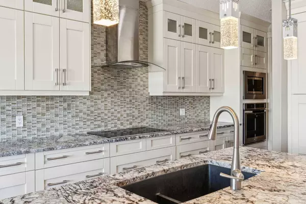 152 Evansborough WAY NW, Calgary, AB T3P 0M5