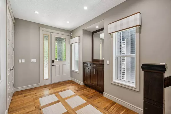 152 Evansborough WAY NW, Calgary, AB T3P 0M5