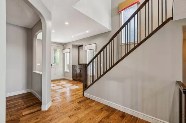 152 Evansborough WAY NW, Calgary, AB T3P 0M5