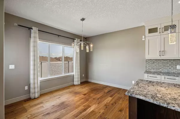 152 Evansborough WAY NW, Calgary, AB T3P 0M5