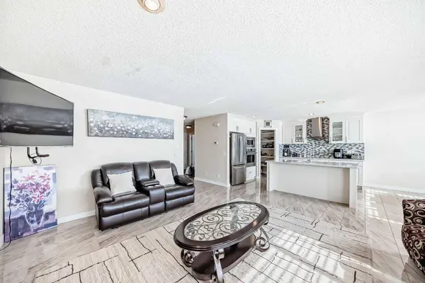 41 Covette Bay NE, Calgary, AB T3K 4S9