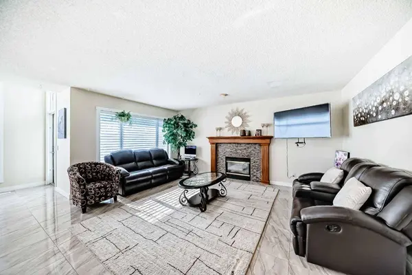 41 Covette Bay NE, Calgary, AB T3K 4S9