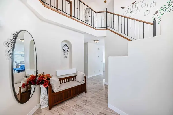 41 Covette Bay NE, Calgary, AB T3K 4S9