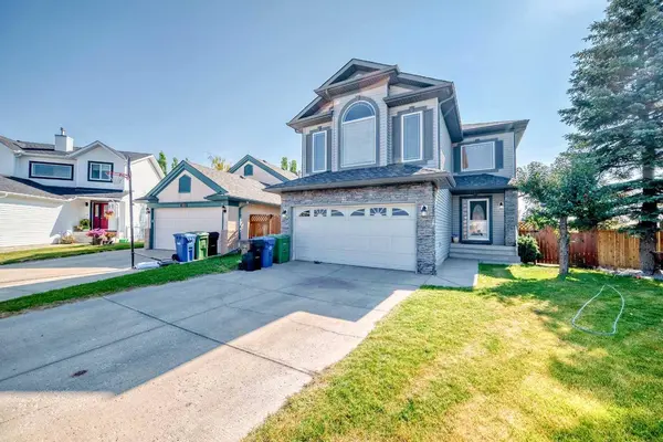 41 Covette Bay NE, Calgary, AB T3K 4S9