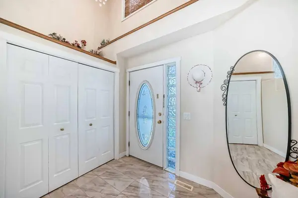 41 Covette Bay NE, Calgary, AB T3K 4S9