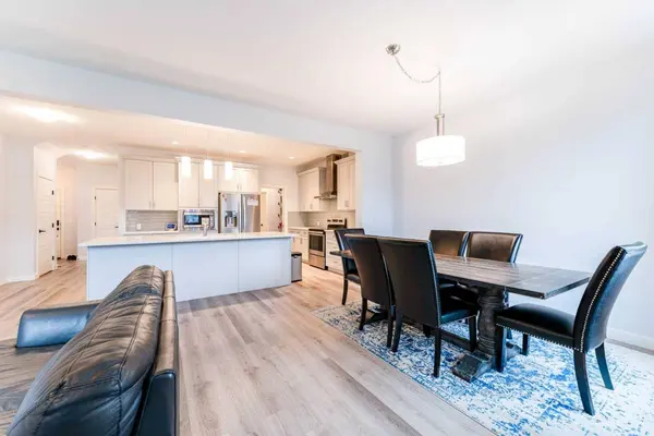 54 Evansfield GN NW, Calgary, AB T3P 1J9