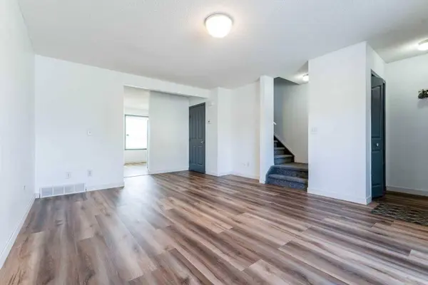 111 Tarawood LN NE #2102, Calgary, AB T3J 5C2