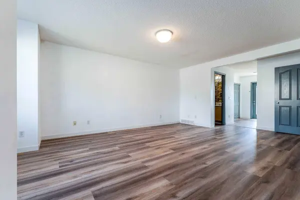 111 Tarawood LN NE #2102, Calgary, AB T3J 5C2