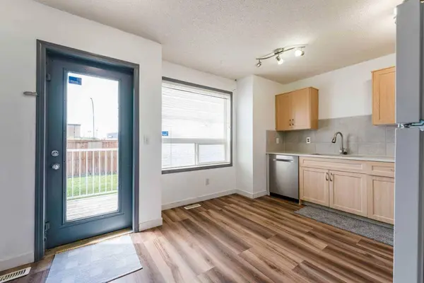 111 Tarawood LN NE #2102, Calgary, AB T3J 5C2