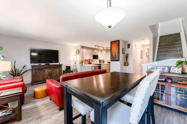 222 Bayside PT SW, Airdrie, AB T4B 2X6