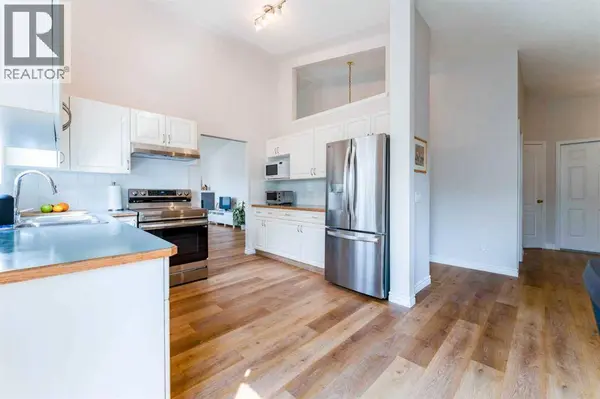 76 Sierra Morena Green SW, Calgary, AB T3H3E5