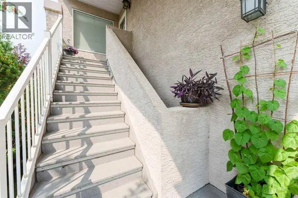76 Sierra Morena Green SW, Calgary, AB T3H3E5