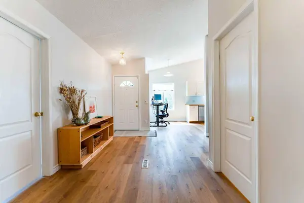76 Sierra Morena GN SW, Calgary, AB T3H 3E5