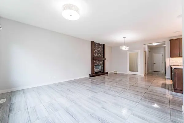 189 Evansridge VW NW, Calgary, AB T3P 0N3