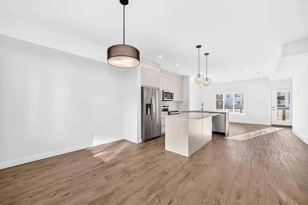 6 Merganser DR W #303, Chestermere, AB T1X 2Y2