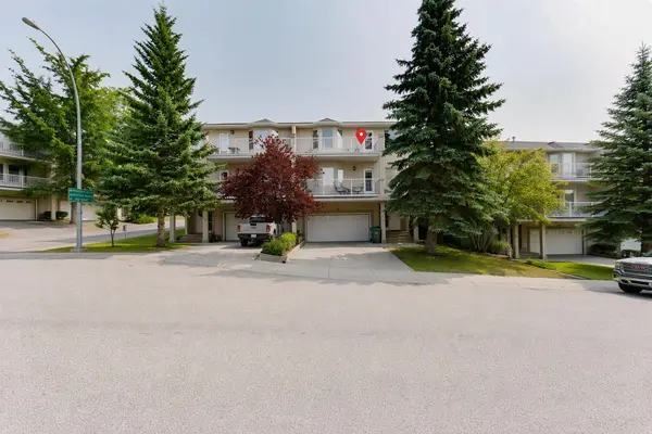 76 Sierra Morena GN SW, Calgary, AB T3H 3E5