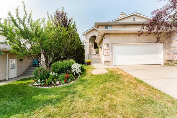 76 Sierra Morena GN SW, Calgary, AB T3H 3E5