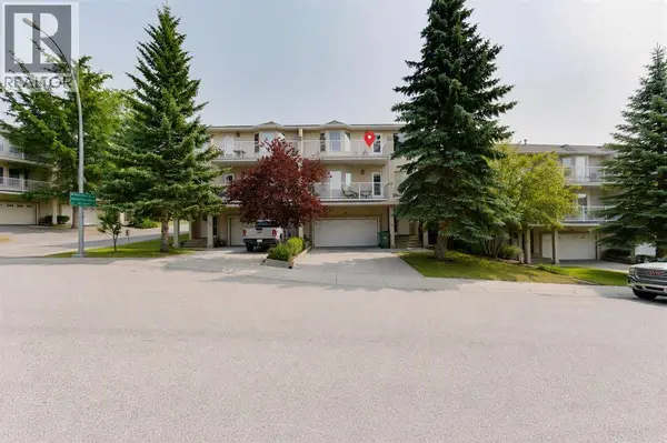 76 Sierra Morena Green SW, Calgary, AB T3H3E5