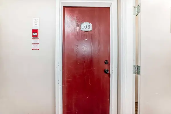 4311 73 ST NW #105, Calgary, AB T3B2N2