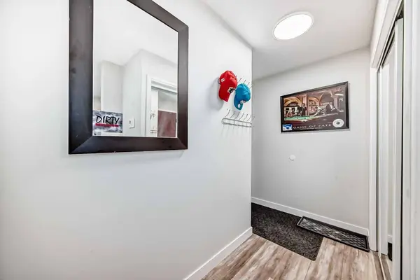 4311 73 ST NW #105, Calgary, AB T3B2N2