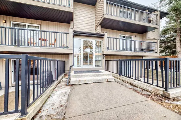 4311 73 ST NW #105, Calgary, AB T3B2N2