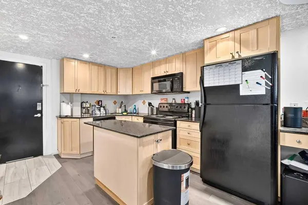 1424 22 AVE SW #103, Calgary, AB T2T 0R5